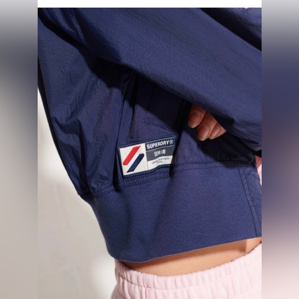 NEW SUPERDRY- non hooded track windbreaker - Picture 6 of 9